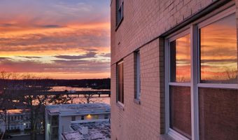 510 Deal Lake Dr 6B, Asbury Park, NJ 07712