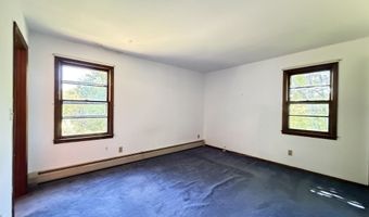 15 Bear Mountain Rd, Danbury, CT 06811