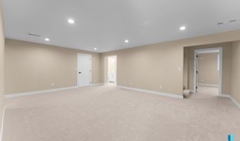 813 E Heatherwood Dr, Brandon, SD 57005