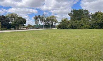 617 N Wilke Rd, Arlington Heights, IL 60005