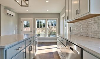 24 Seaspray Way, Little Compton, RI 02837