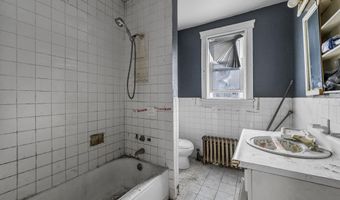 39 W 40TH St, Bayonne, NJ 07002