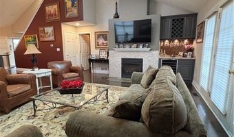704 Elmwood Pt, Aurora, OH 44202