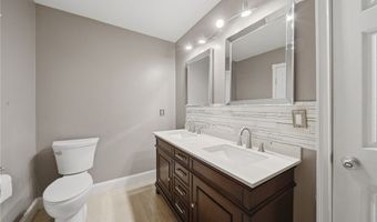824 S Chillicothe Rd 2, Aurora, OH 44202
