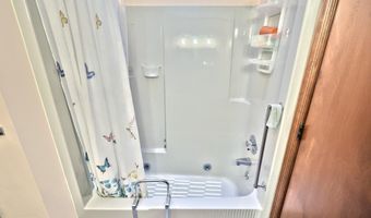 244 MILLER, Akron, PA 17501