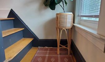 84 14th St, Bangor, ME 04401