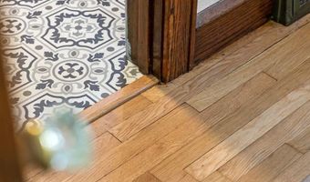 1613 N DIVISION St, Appleton, WI 54911