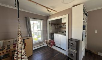 8 Main St, Bennington, NH 03442