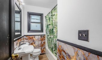 1015 N 13th St, Beatrice, NE 68310