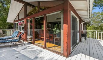 4 Alan Rd, Danbury, CT 06810
