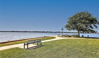 93 Narragansett Ave, East Providence, RI 02915