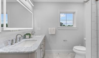 24 Perry Ave, Middletown, RI 02842