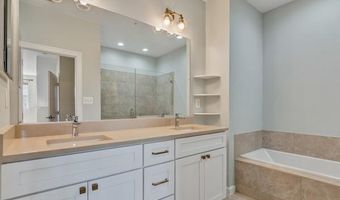 5053 DONOVAN Dr, Alexandria, VA 22304