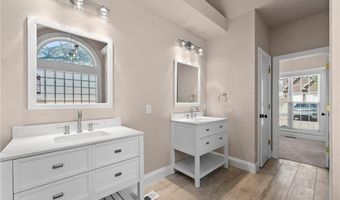 3902 NE Cadbury Ave, Bentonville, AR 72712