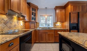 73 Conanicus Ave 4, Jamestown, RI 02835