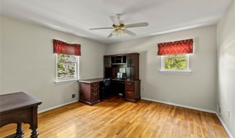 5 Daisy Ct, Airmont, NY 10901