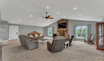 8244 SW Indian Hills Rd, Auburn, KS 66402