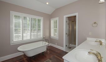 151 Mockingbird Ln, Atmore, AL 36502