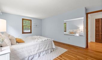 6 Winterberry Dr, Amherst, NH 03031