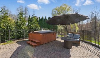 7 Champagne Ter, Bedford, NH 03110
