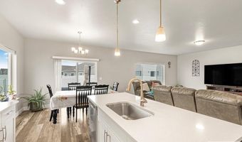 408 N Curlew Dr, Ammon, ID 83406