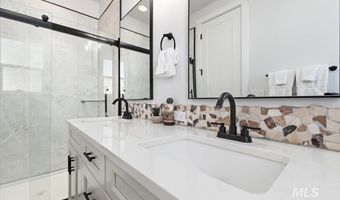412 Antonette Cir, Cascade, ID 83611