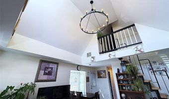 3 Desoto Rd, Amity Harbor, NY 11701
