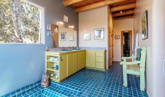 100 Lobo Ranch Rd, Arroyo Hondo, NM 87513