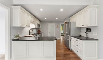 287 S Bear Hill Rd, Chaplin, CT 06235