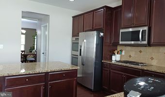 25501 EMERSON OAKS Dr, Aldie, VA 20105