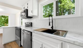 368 N Oakwood Dr, Albion, IN 46701