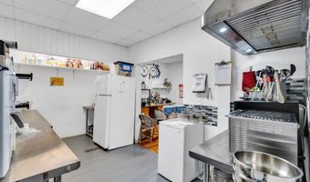 689 E Bay Ave, Barnegat, NJ 08005