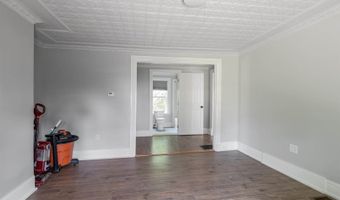 11 Kossuth St, Bangor, ME 04401