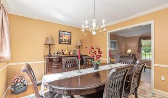 44 Devonshire Ct, Middletown, NJ 07748