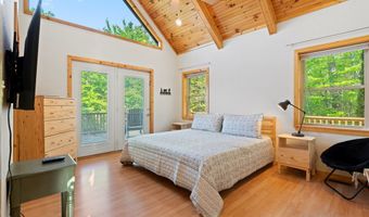 273 N Rhododendron Rd, Almond, NC 28702