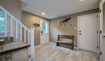 7016 WILSON Ln, Bethesda, MD 20817