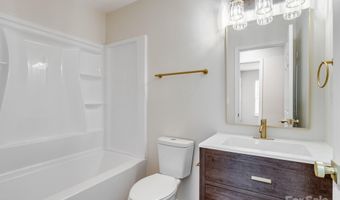 3813 Brookchase Ln, Charlotte, NC 28205
