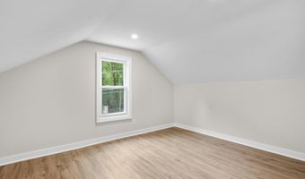 97 Padanaram Rd, Danbury, CT 06811