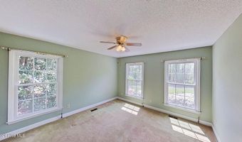 512 Raymond Dr, Arapahoe, NC 28510