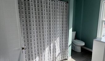 51 Reed St, Agawam, MA 01001
