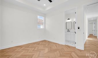 906 E 33rd St, Savannah, GA 31401