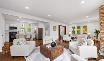 121 Walnut St, Ashville, OH 43103