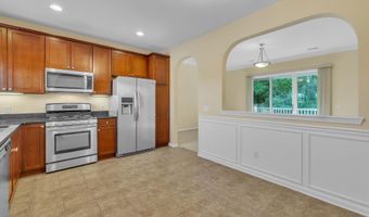 2950 Hunley Dr, Ann Arbor, MI 48105
