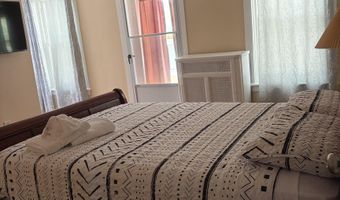 25 N Aberdeen Pl, Atlantic City, NJ 08401