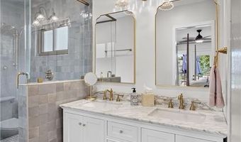 819 E UNIVERSITY Dr, Auburn, AL 36830