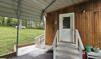 819 E Washington Ave, Ava, MO 65608