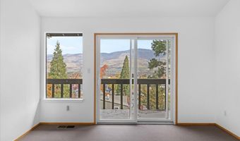 327 Ravenwood Pl, Ashland, OR 97520