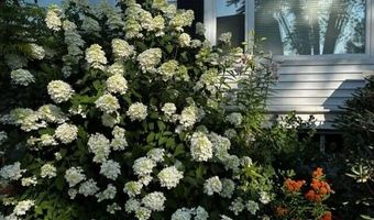 28 Mountainview Ave, Bangor, ME 04401