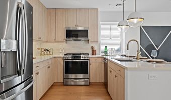 525 AVENUE E 1, Bayonne, NJ 07002