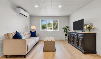 40 Icemeadow Ln, Aberdeen, NJ 07747